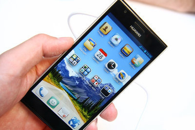 華為Ascend P2 以優雅曲線與智慧內核，詮釋科技美學新風尚